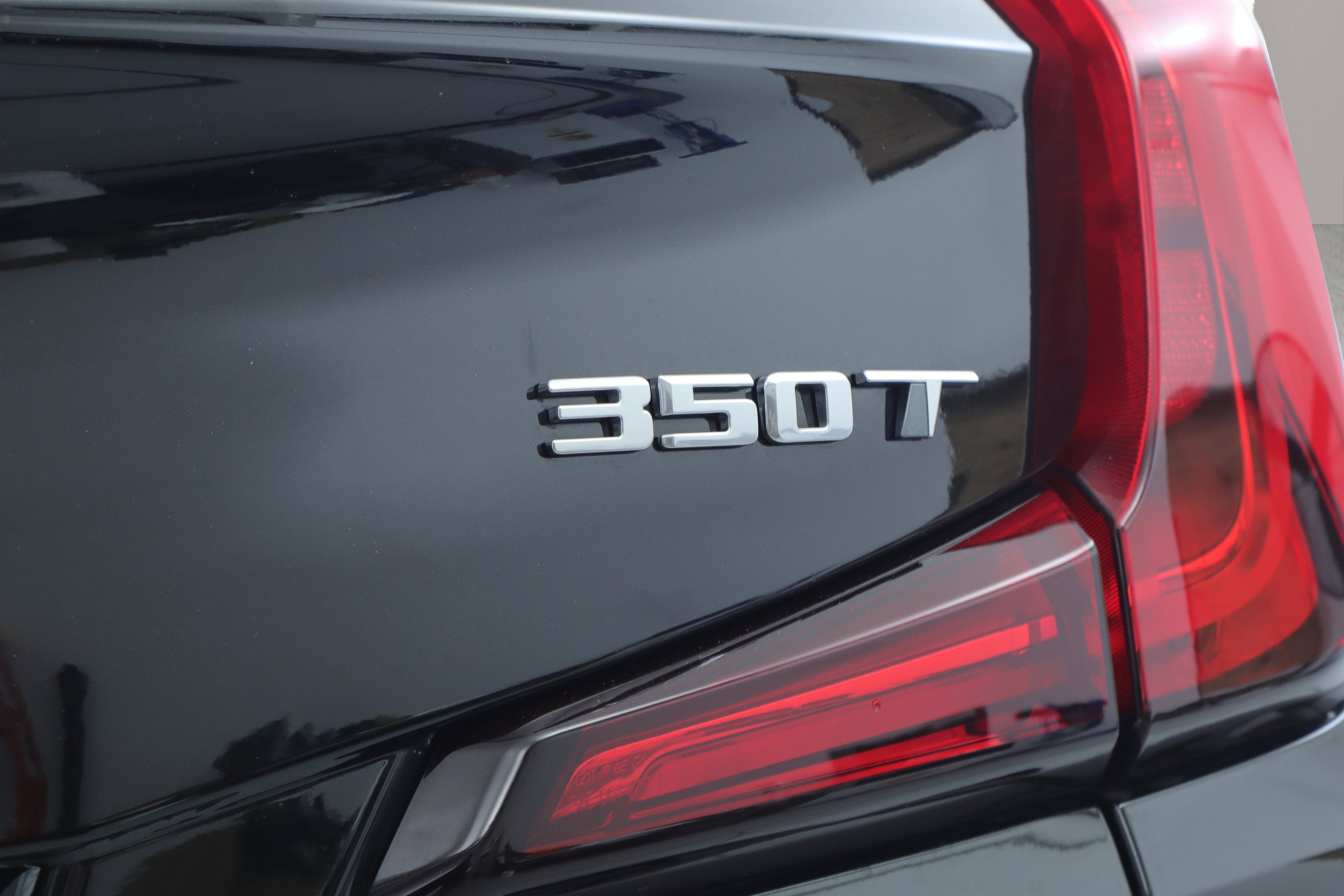 2025 Cadillac XT4 FWD Premium Luxury