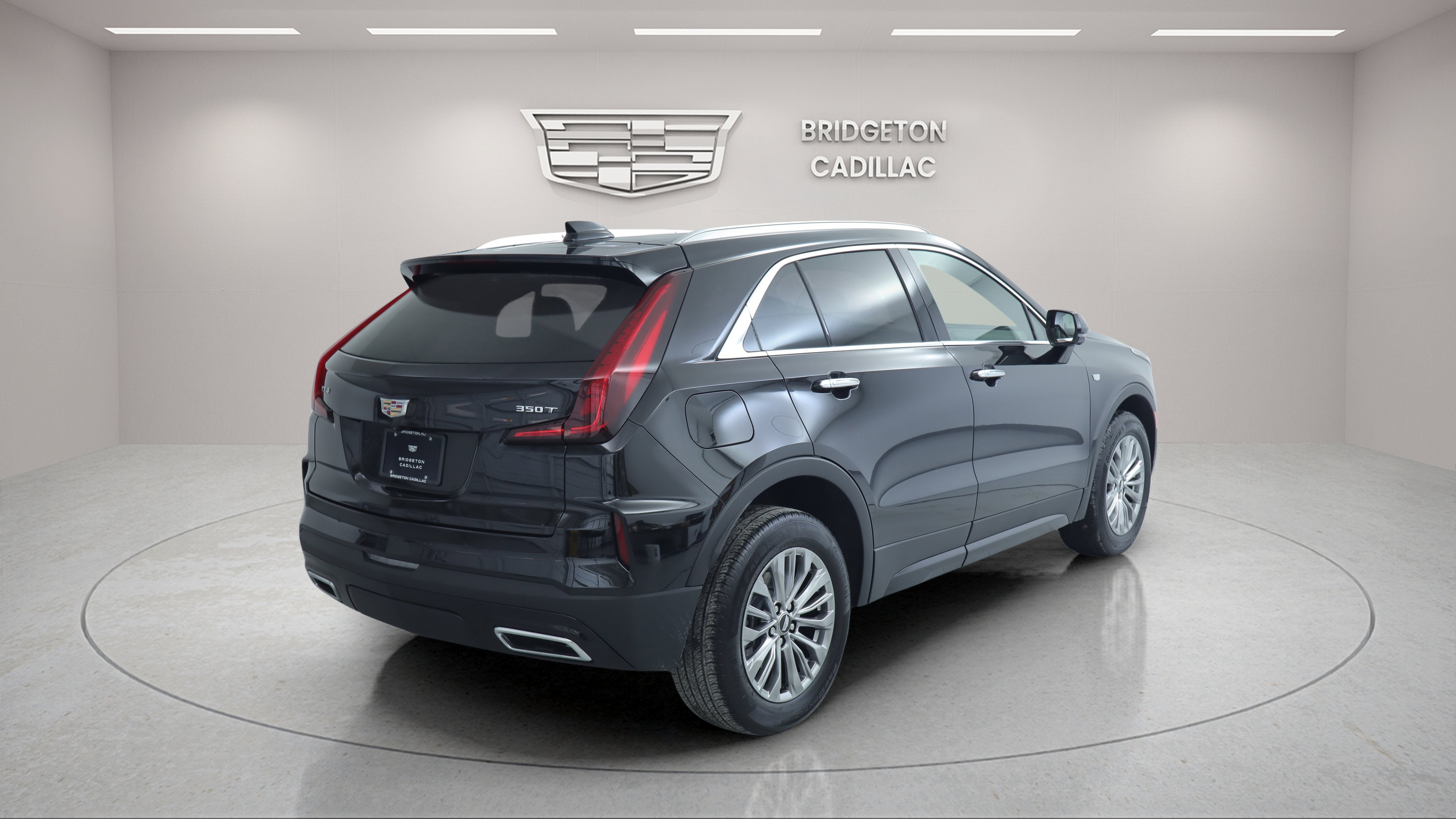 2025 Cadillac XT4 FWD Premium Luxury