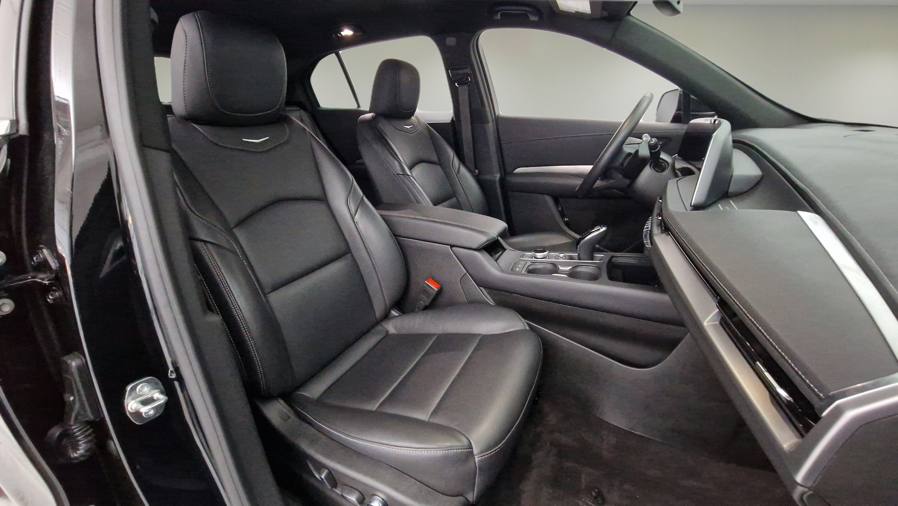 2024 Cadillac XT4 FWD Premium Luxury