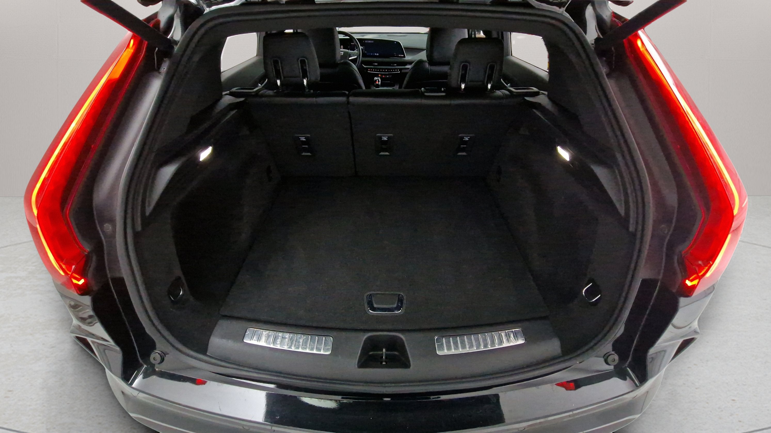 2024 Cadillac XT4 FWD Premium Luxury