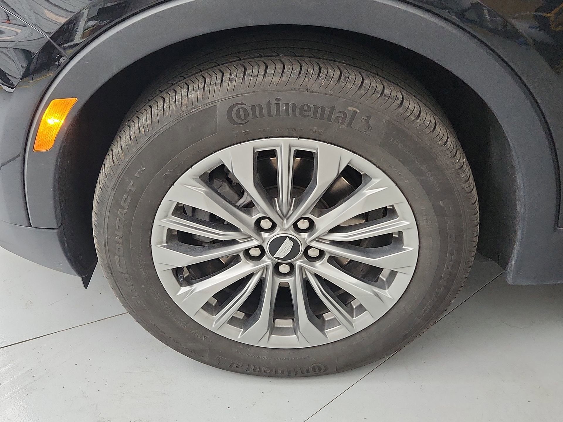 2024 Cadillac XT4 FWD Premium Luxury