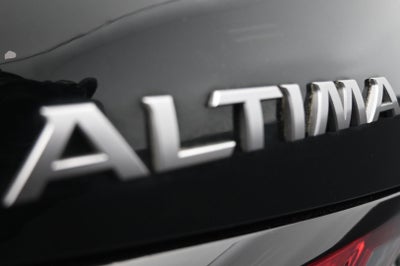 2023 Nissan Altima SR FWD