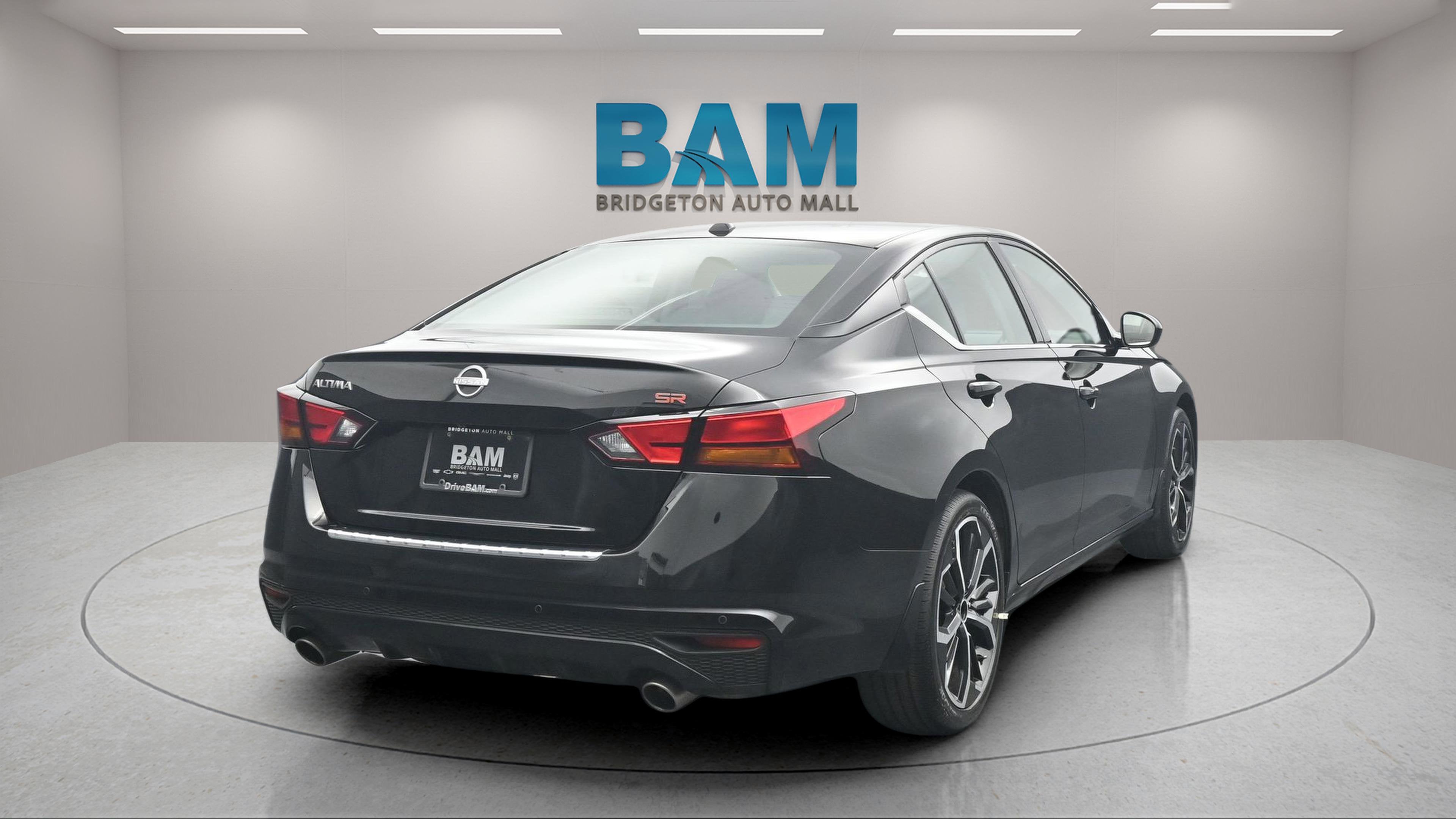 2023 Nissan Altima SR FWD