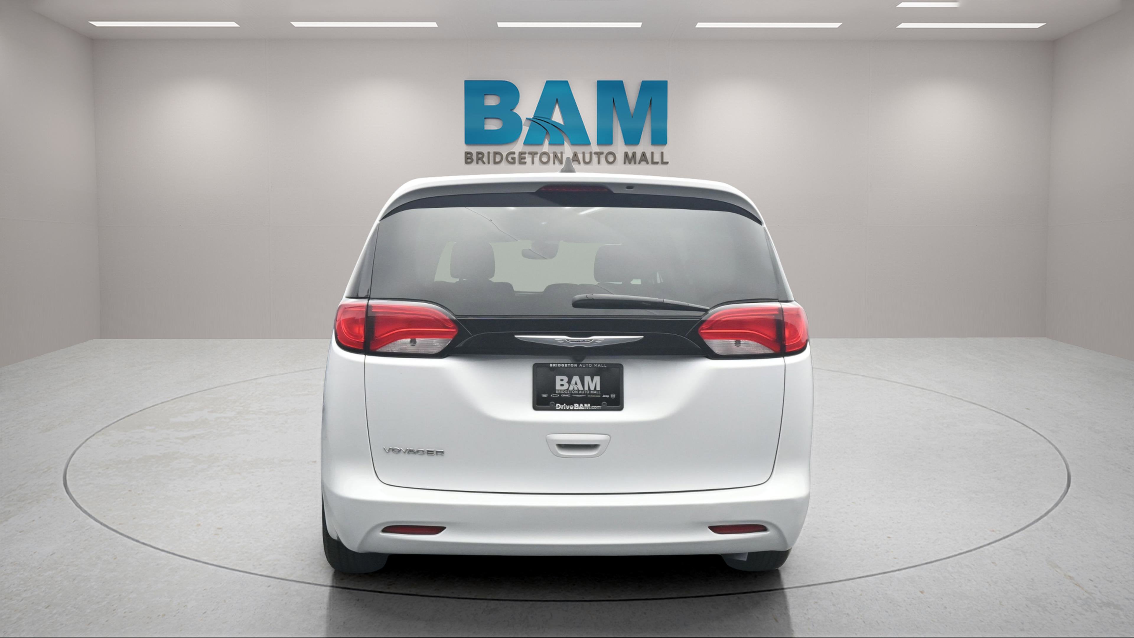 2023 Chrysler Voyager LX