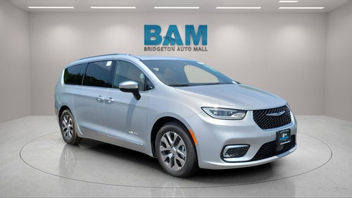 2023 Chrysler Pacifica Hybrid Pinnacle