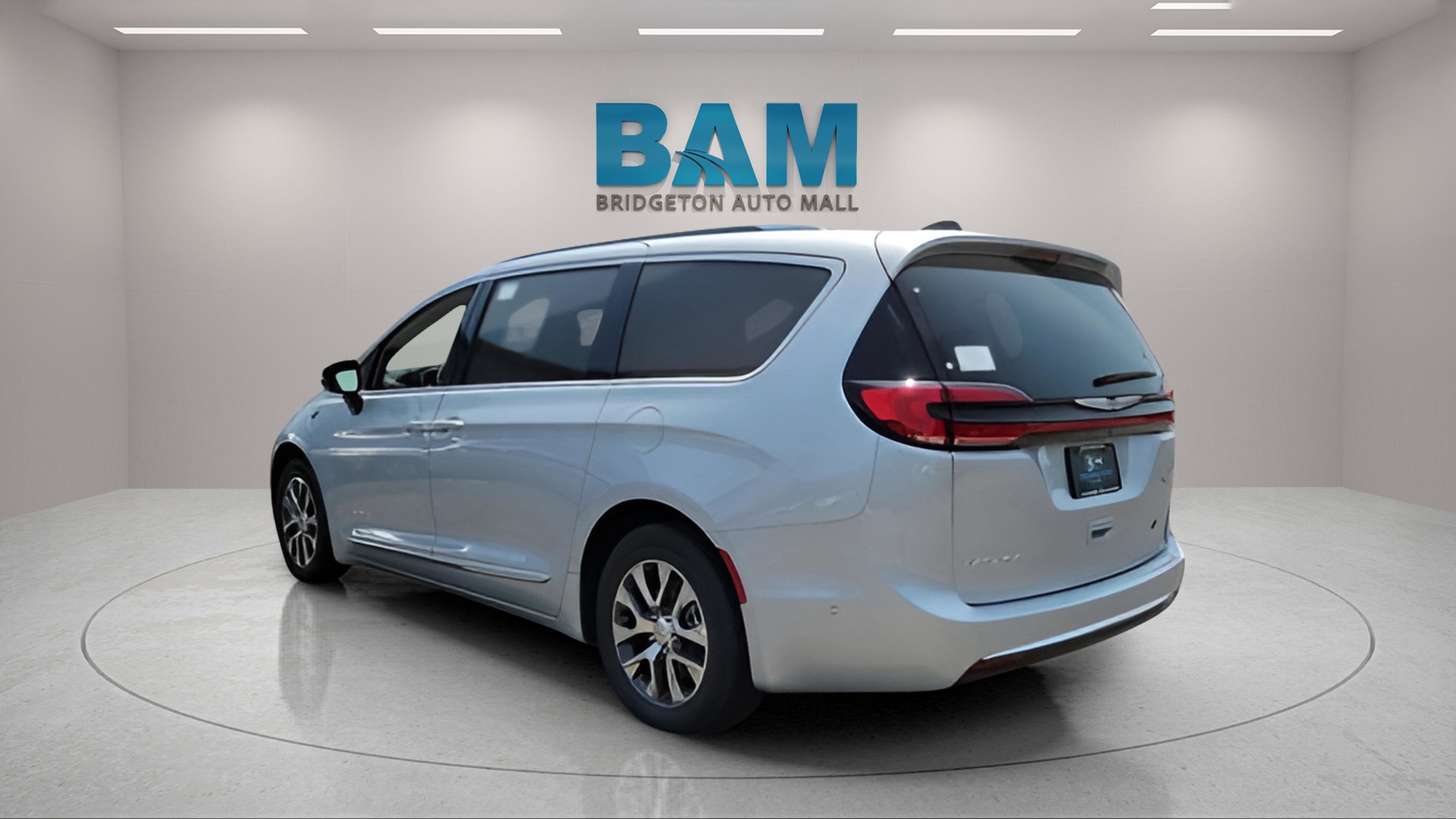 2023 Chrysler Pacifica Hybrid Pinnacle