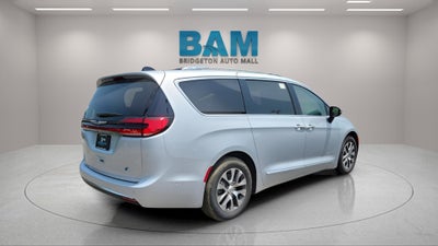 2023 Chrysler Pacifica Hybrid Pinnacle