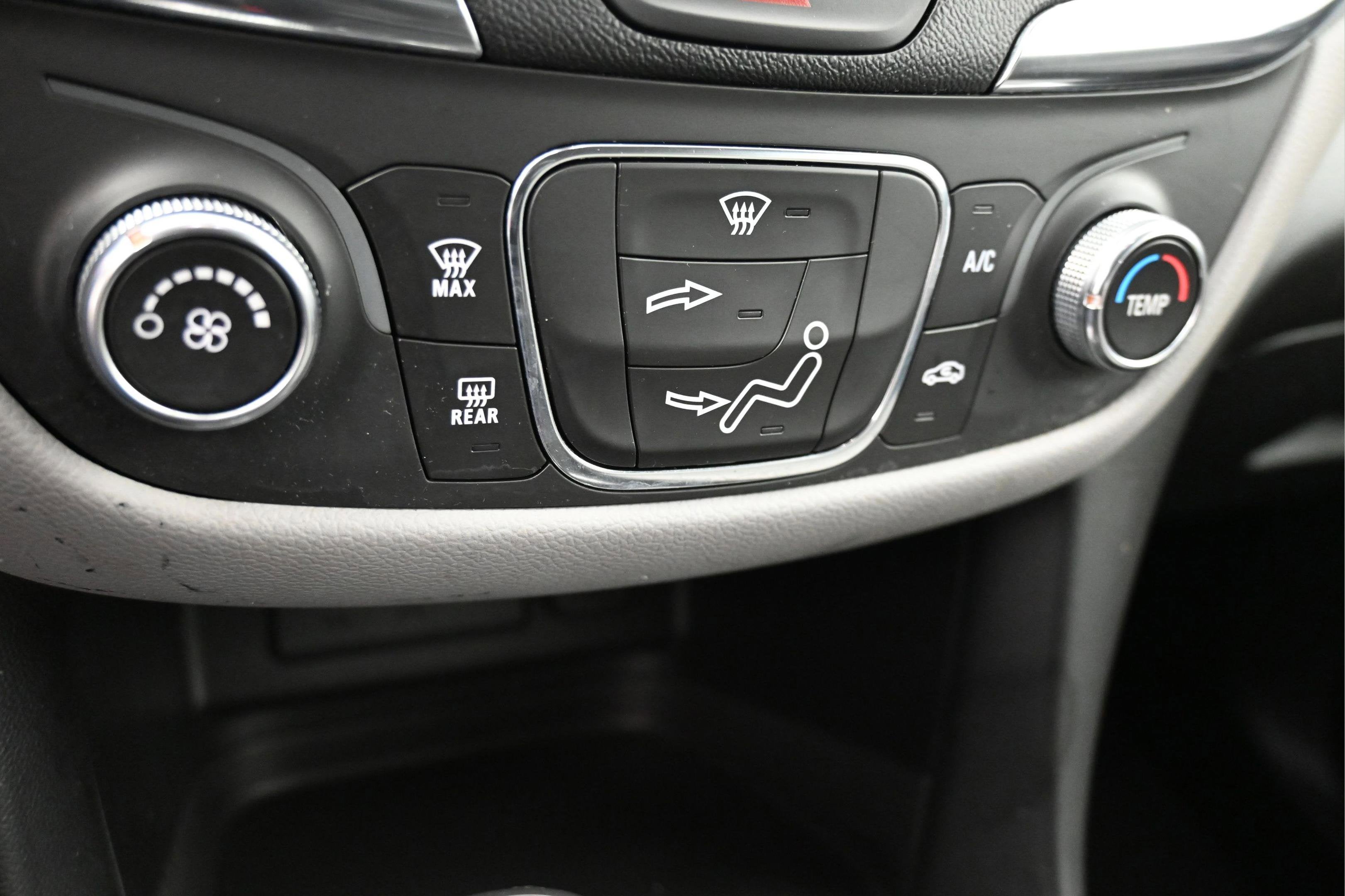 2021 Chevrolet Equinox AWD LS