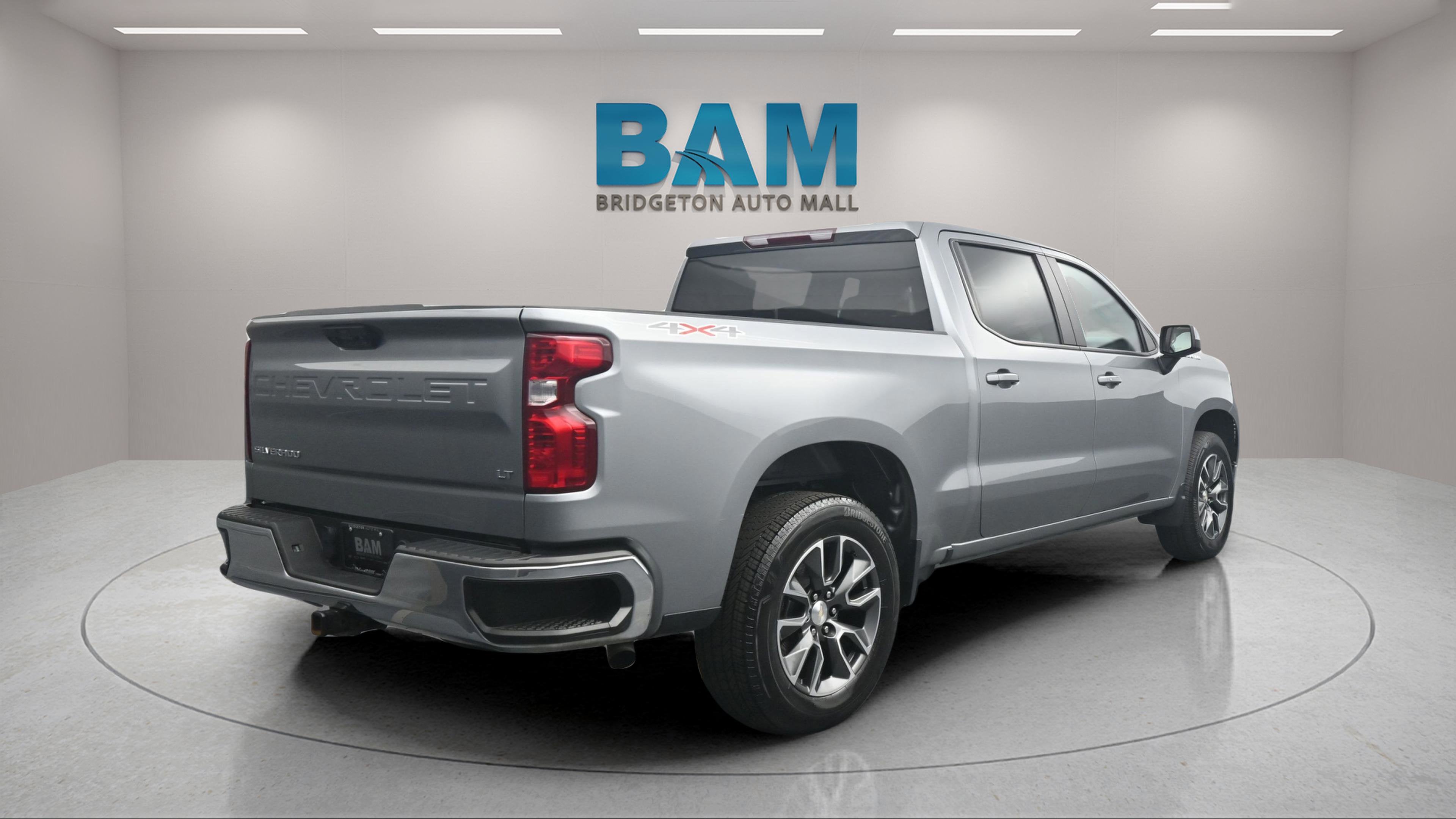 2023 Chevrolet Silverado 1500 4WD Crew Cab Short Bed LT with 2FL