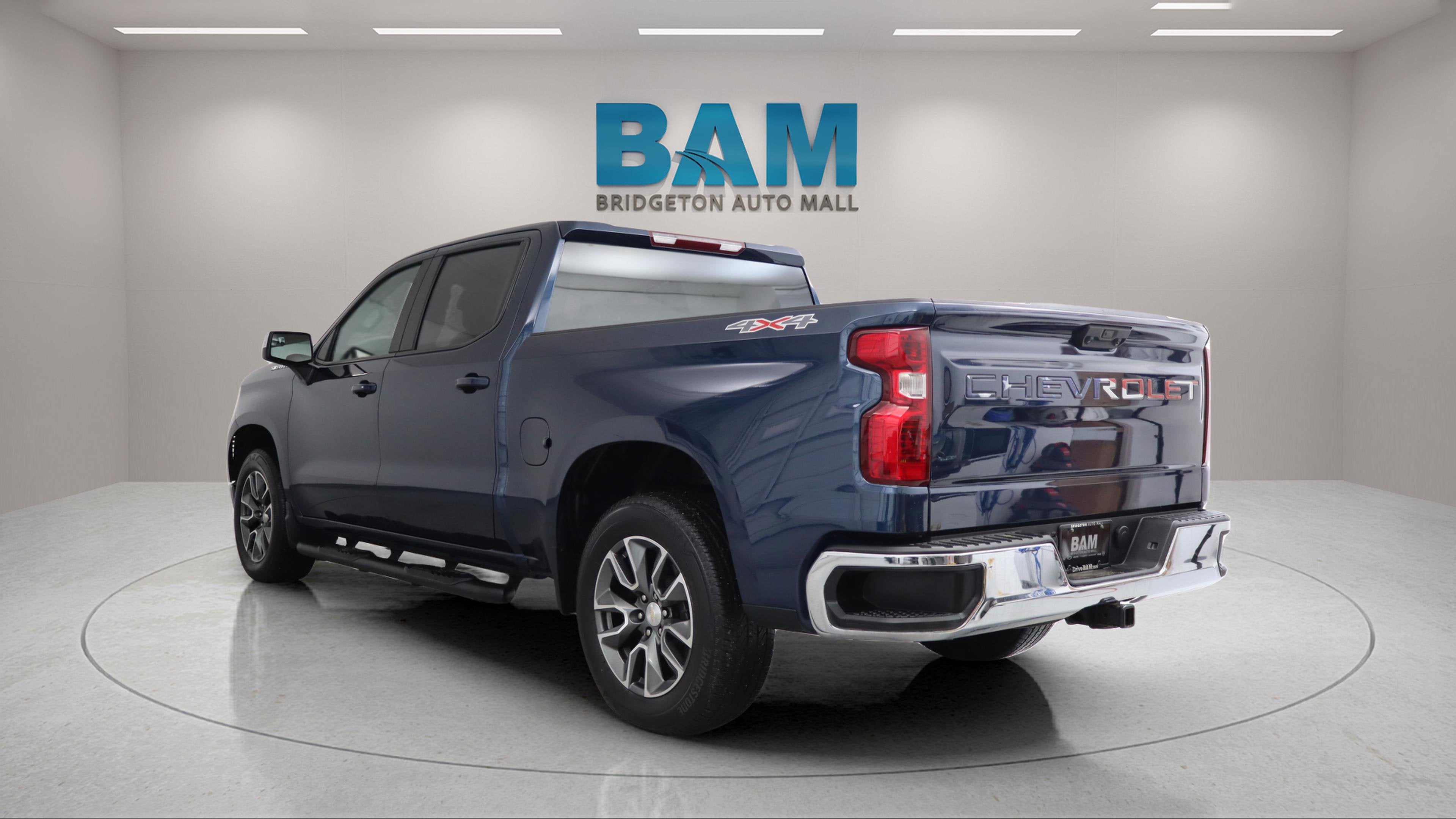 2023 Chevrolet Silverado 1500 4WD Crew Cab Short Bed LT with 2FL