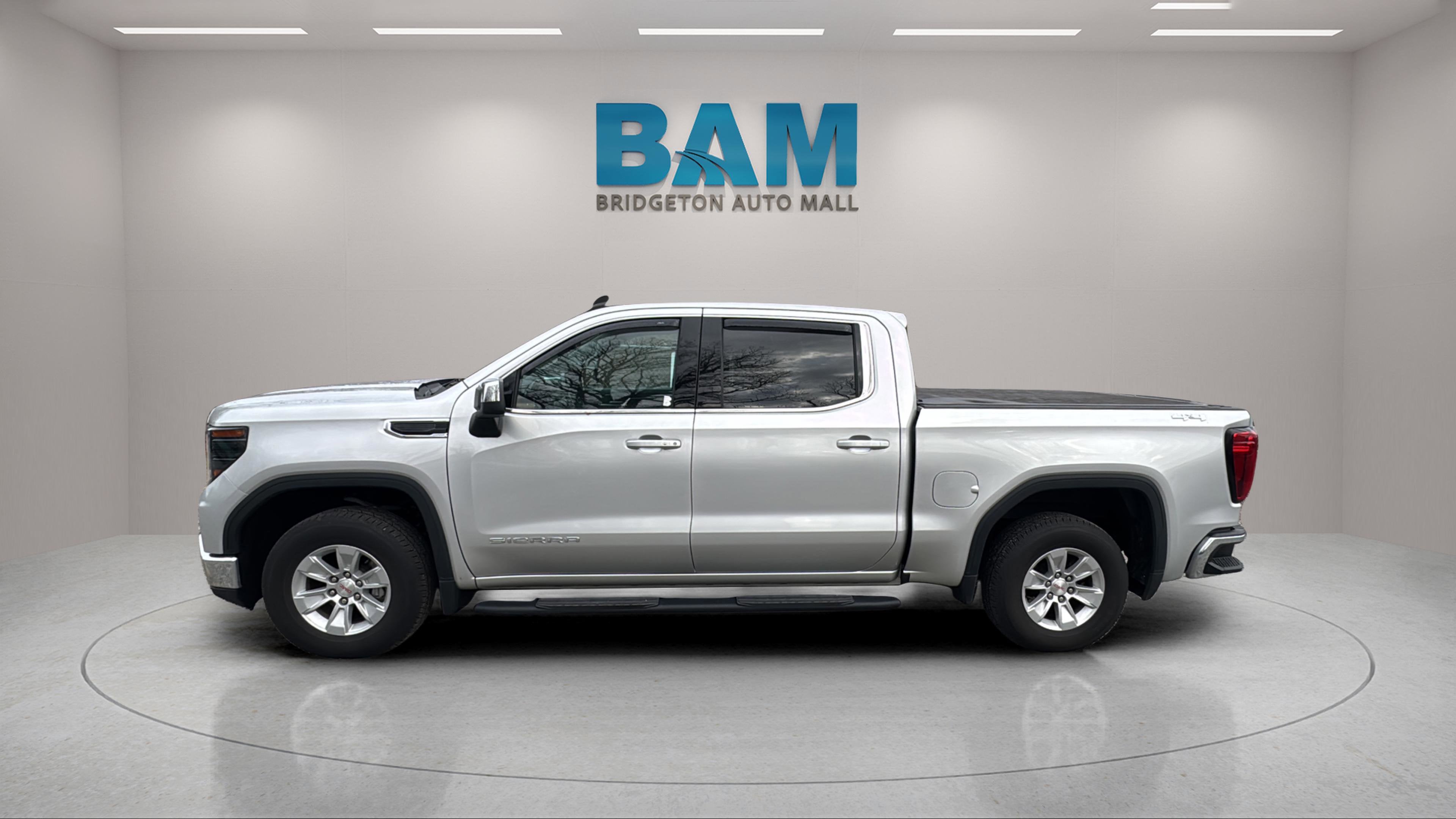 2022 GMC Sierra 1500 4WD Crew Cab Short Box SLE