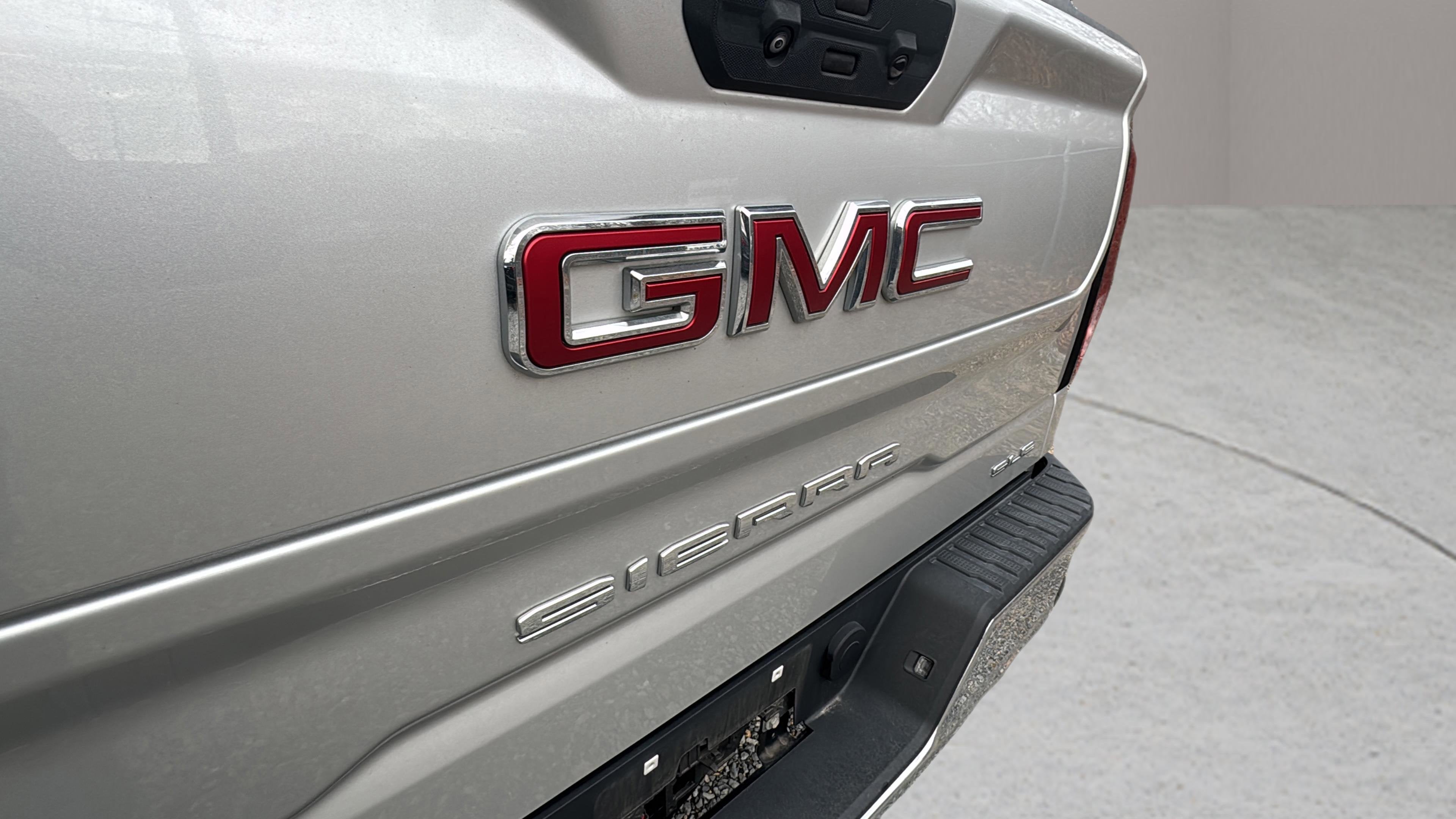 2022 GMC Sierra 1500 4WD Crew Cab Short Box SLE