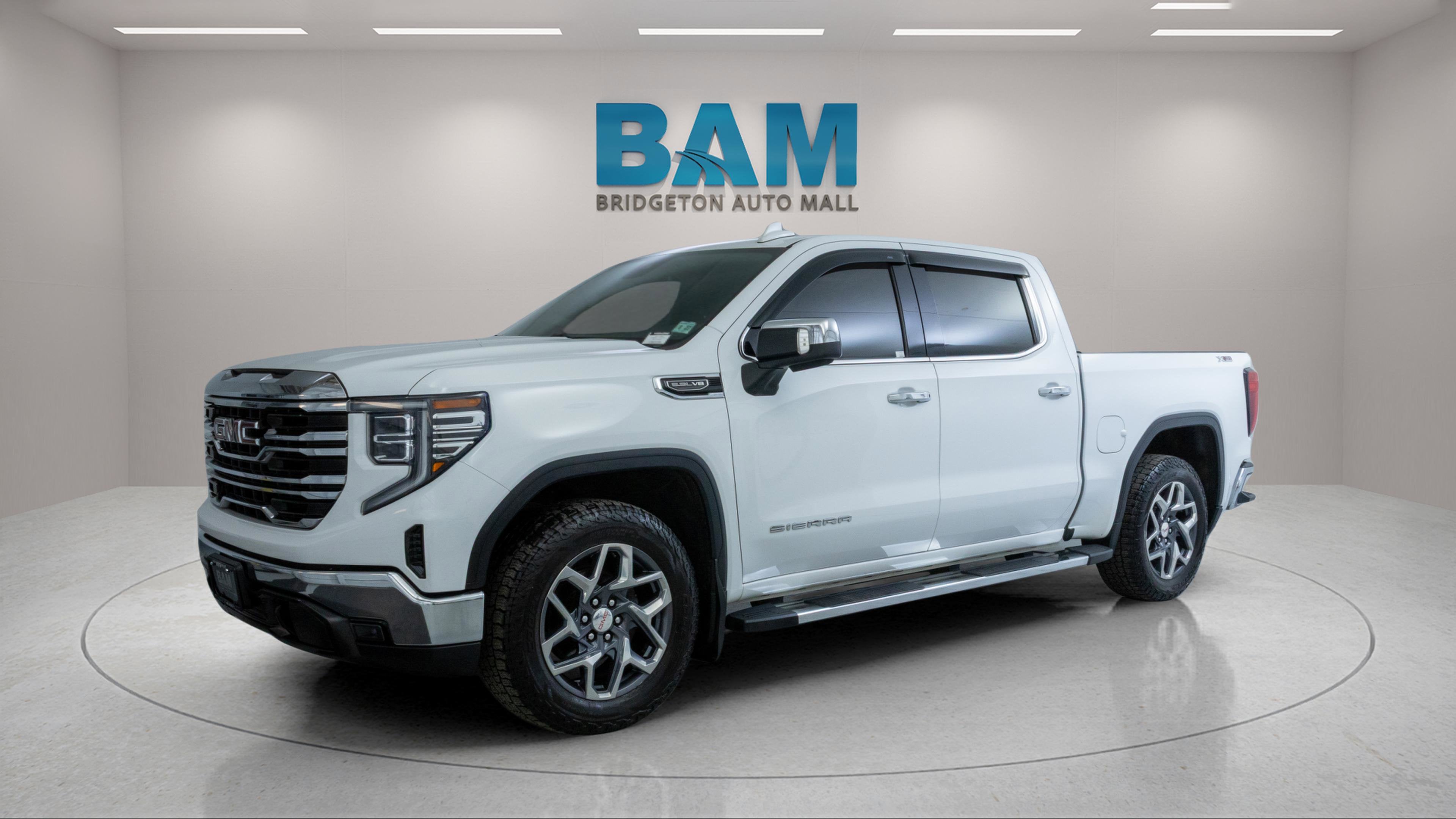 2022 GMC Sierra 1500 4WD Crew Cab Short Box SLT