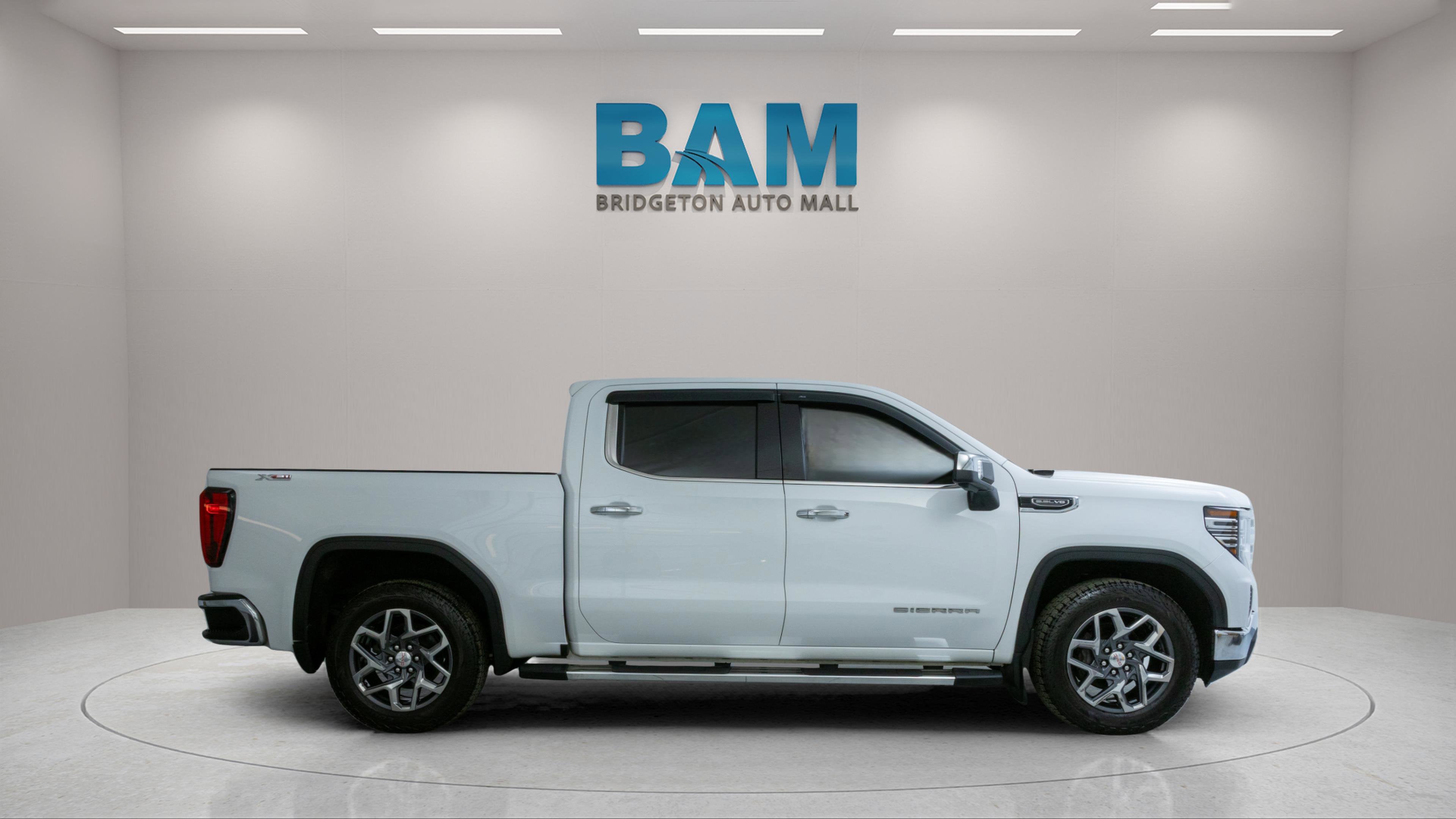 2022 GMC Sierra 1500 4WD Crew Cab Short Box SLT