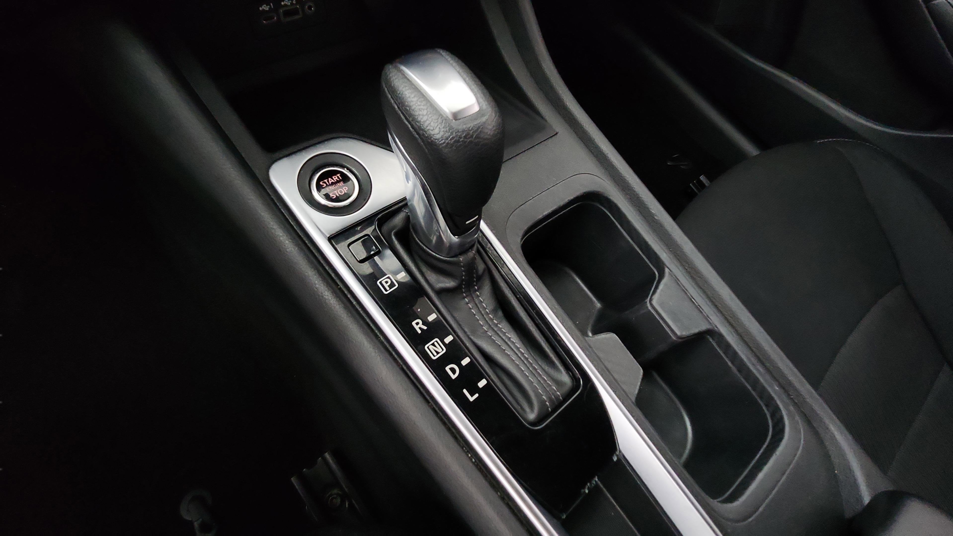 2022 Nissan Sentra SV Xtronic CVT