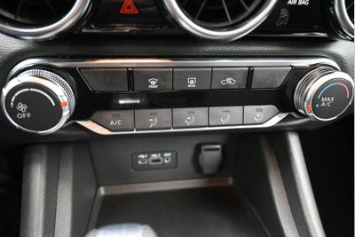 2022 Nissan Sentra SV Xtronic CVT