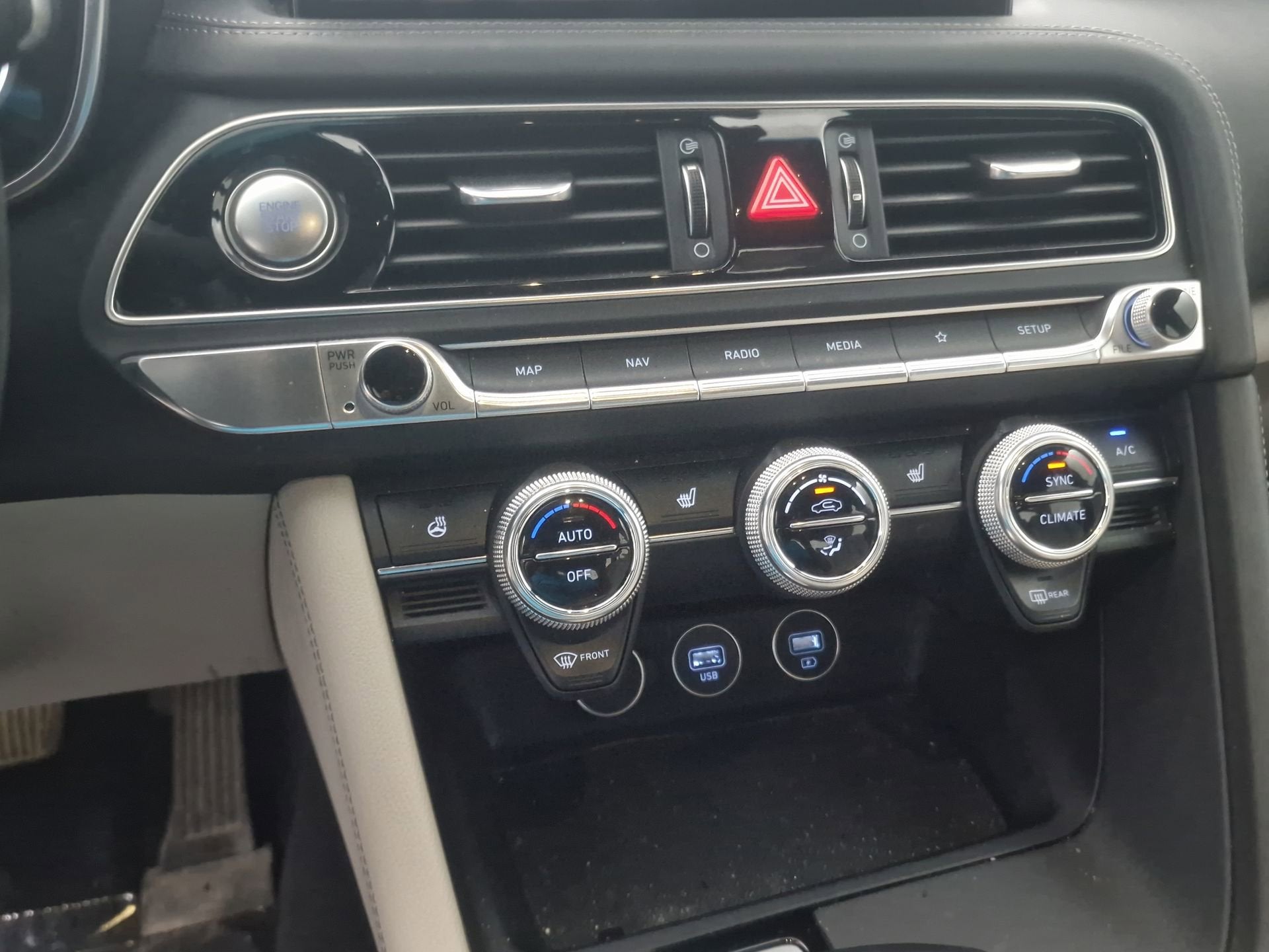 2022 Genesis G70 2.0T AWD