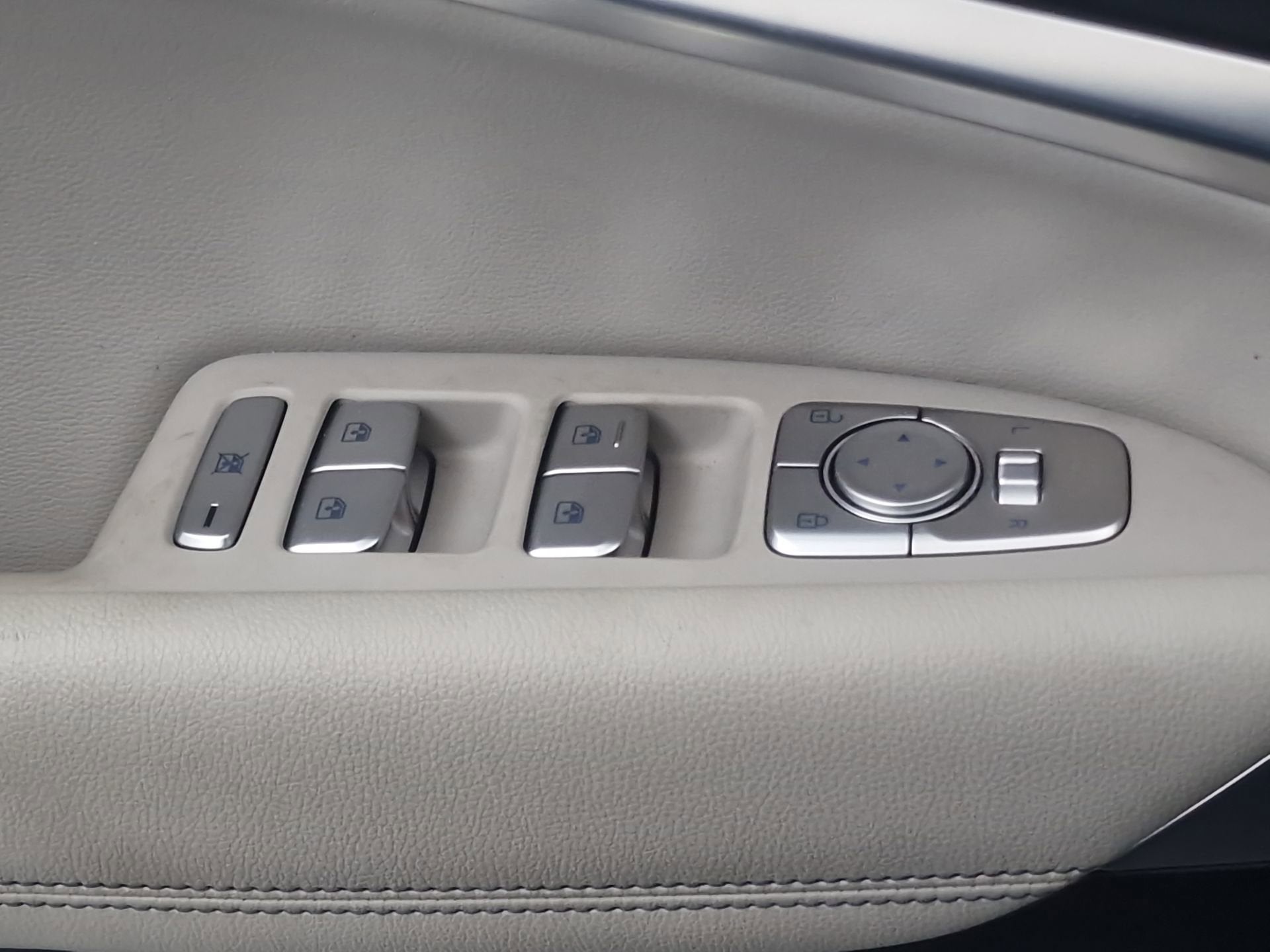 2022 Genesis G70 2.0T AWD