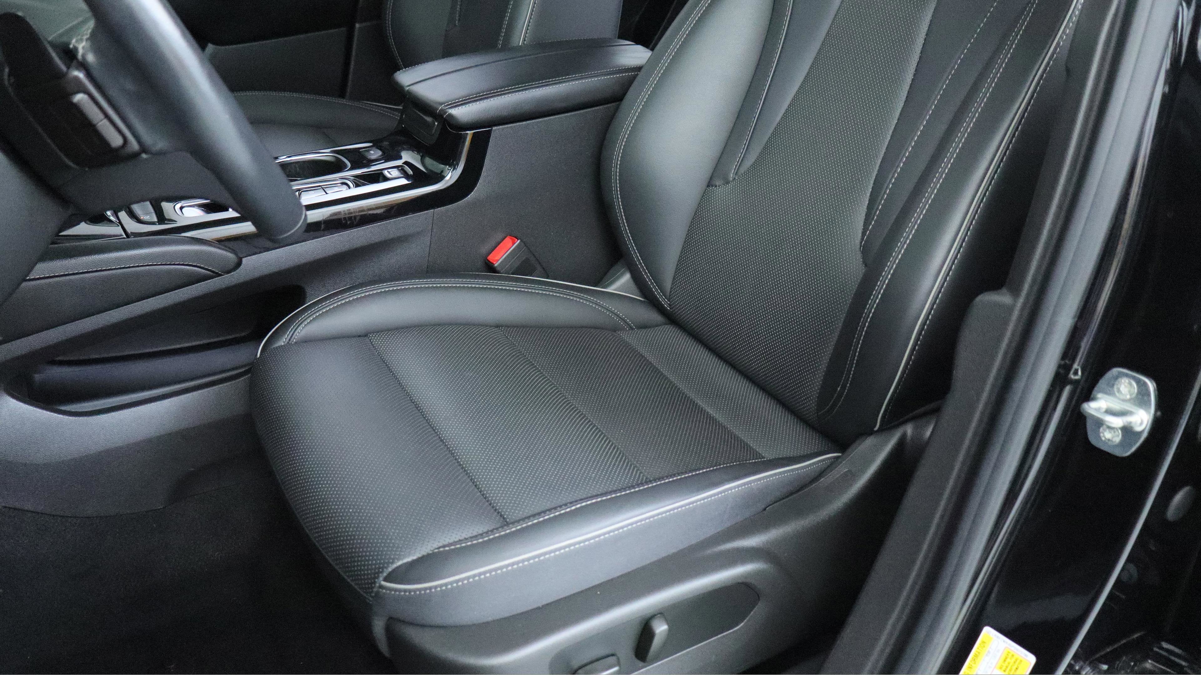2023 Buick Envision Essence FWD