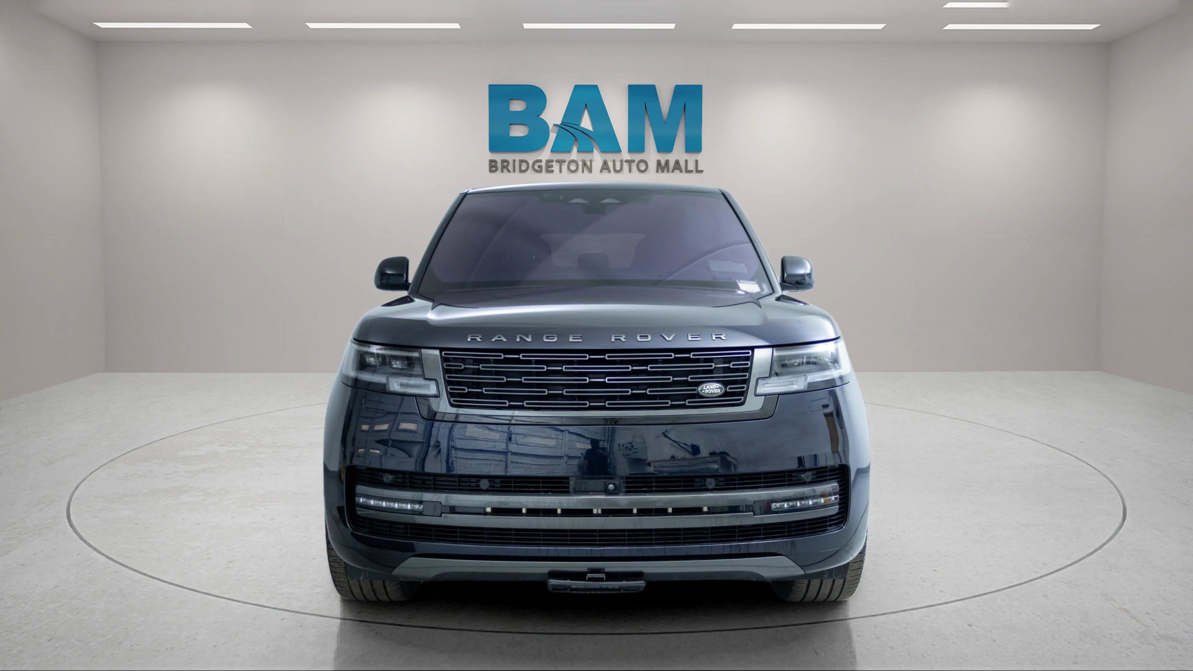 2023 Land Rover Range Rover P530 SE