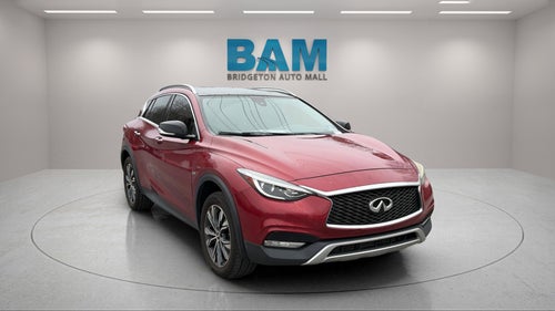 2017 INFINITI QX30 Premium