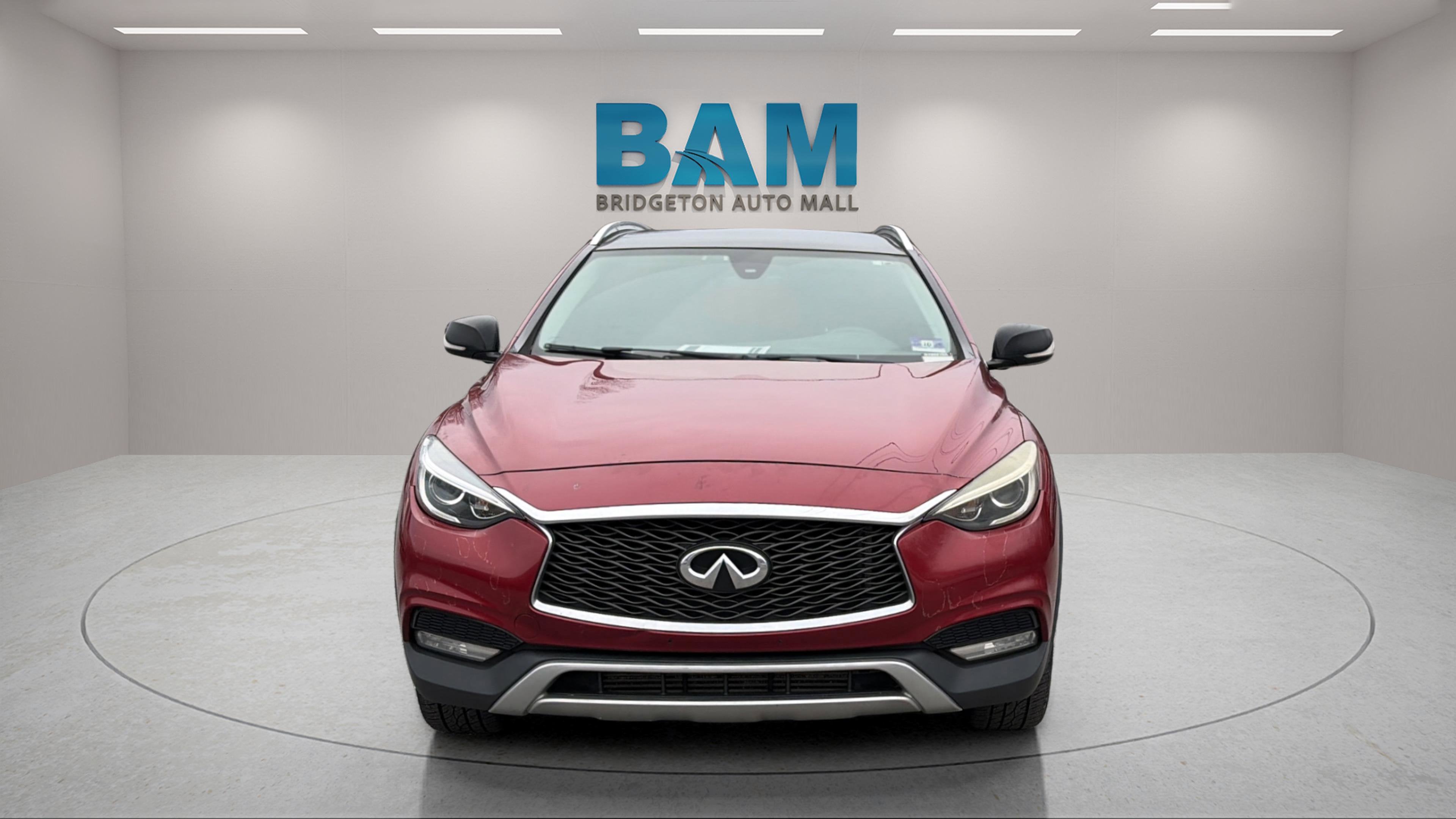 2017 INFINITI QX30 Premium