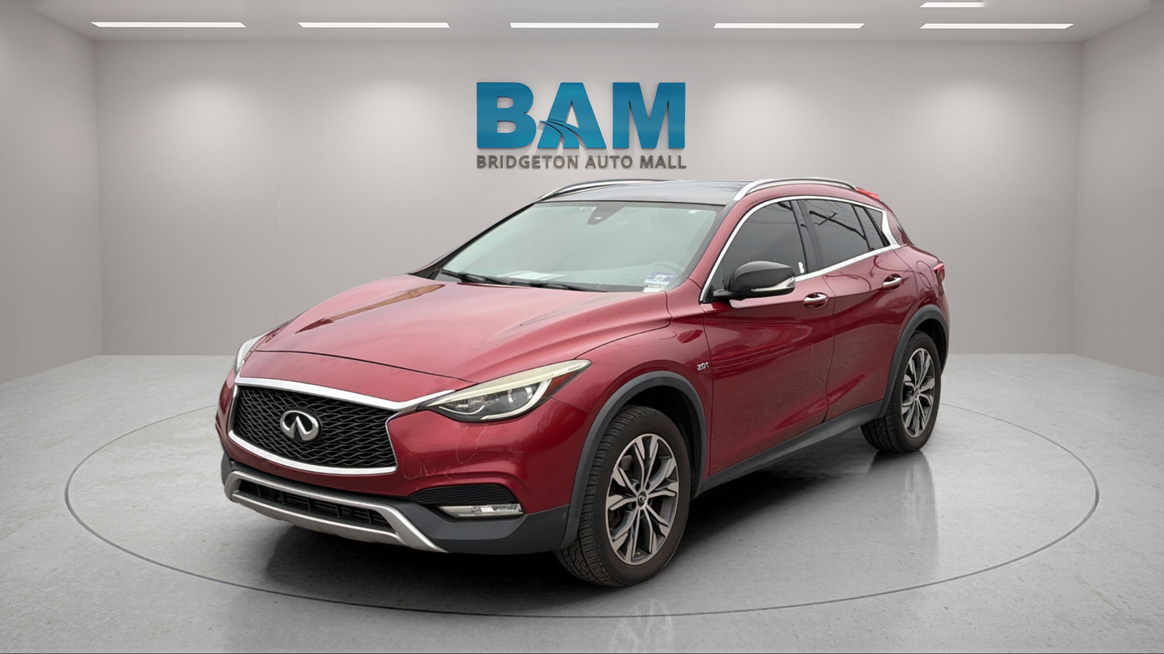 2017 INFINITI QX30 Premium